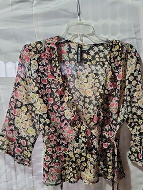Design Lab Lord & Taylor Black Floral Tie-Front Blouse
